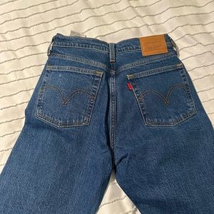 Levi’s Wedgie Straight